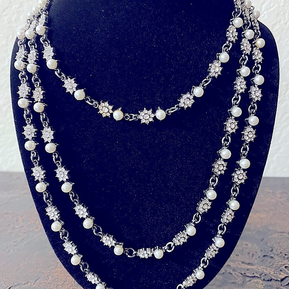 Multi-strand pearl and crystal necklace - Picture 6 of 6